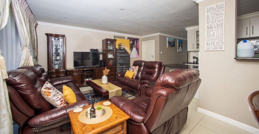 4 Bedroom Property for Sale in Beacon Bay Eastern Cape